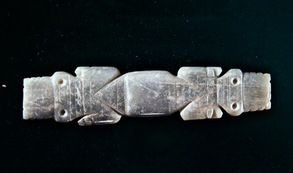 Zweiköpfiger Krokodilbarrenanhänger, aus Guacimo, Linea Vieja Gebiet von Pre Columbian Pre Columbian