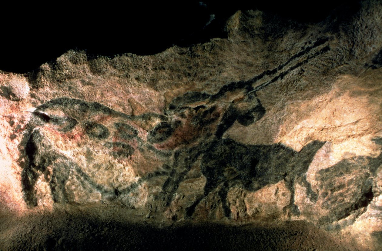 Felsmalerei eines gehörnten Tieres, ca. 17000 v. Chr. von Prehistoric