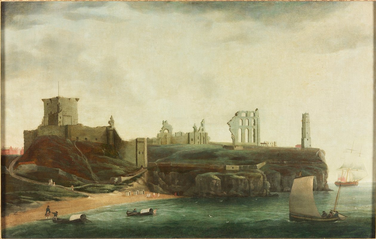 Figuren und Badehäuser in der Bucht unterhalb der Burg von Tynemouth von Ralph I Waters