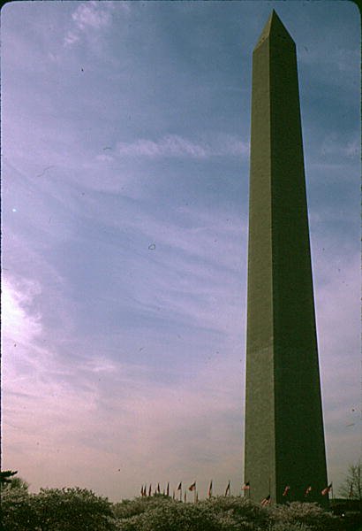 Das Washington Monument, erbaut 1848-85 von Robert Mills