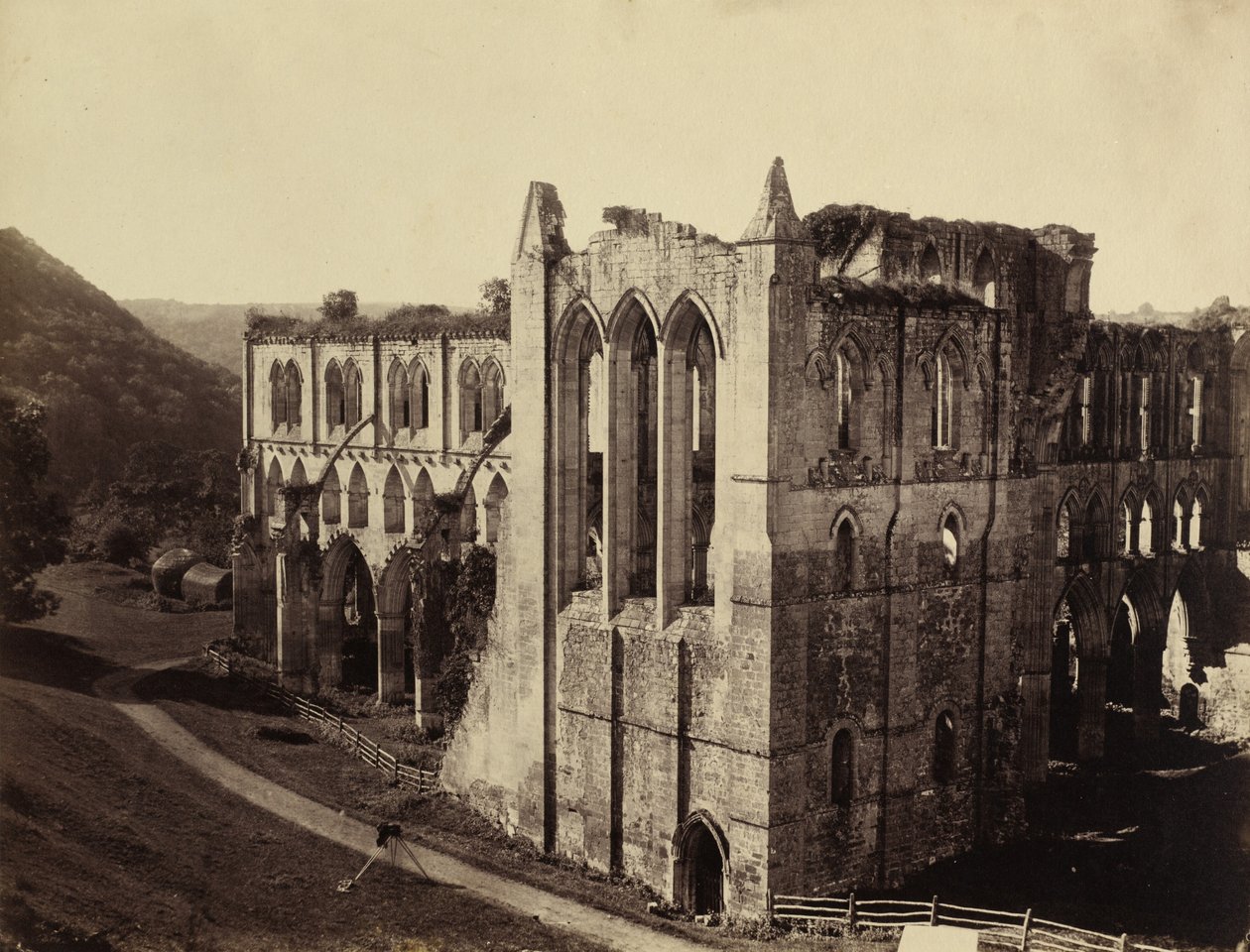 Rievaulx Abbey, das Nordtransept, 1854 von Roger Fenton