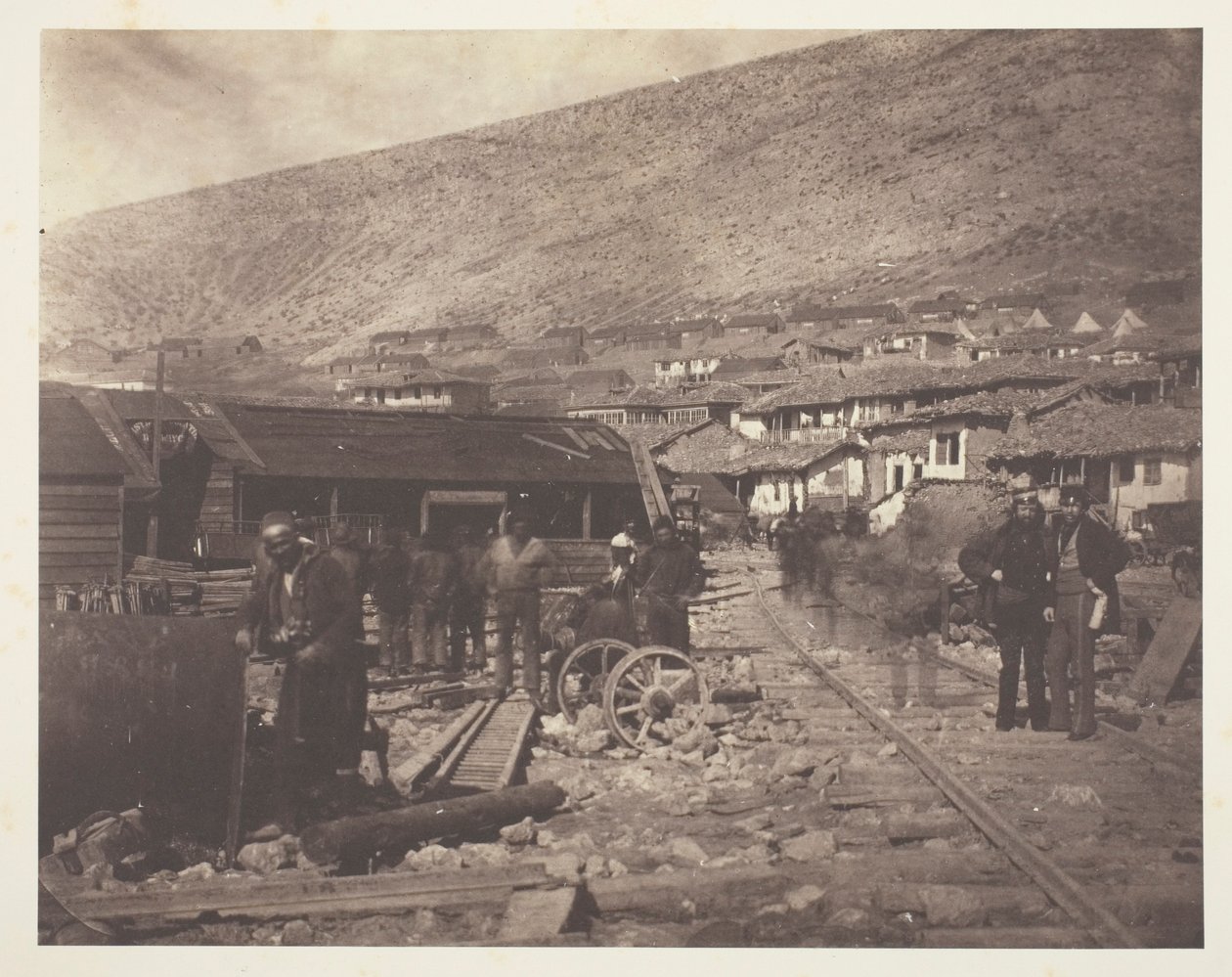 Der Eisenbahnhof, Balaklawa von Roger Fenton
