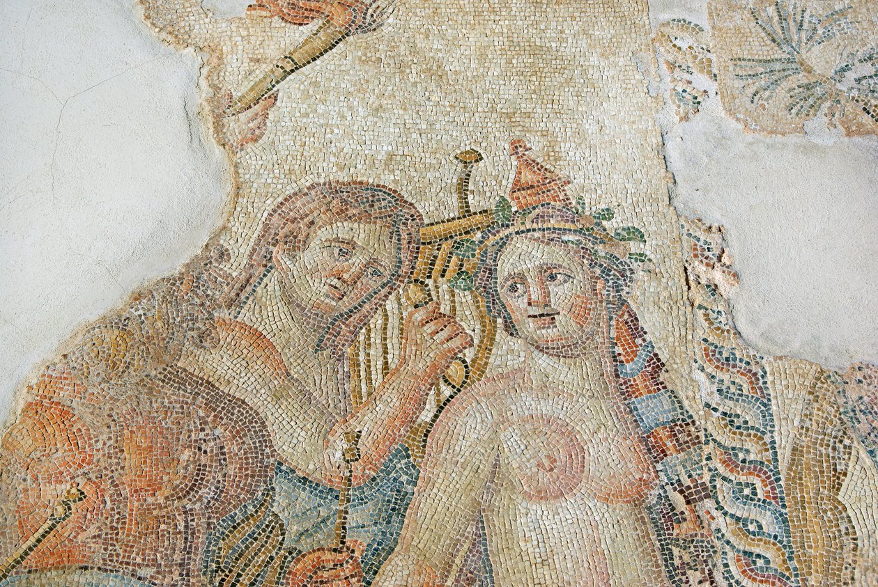 Ein Zentaur bezaubert eine Mänade, Detail aus Der Triumphzug des Dionysos, Haus des Aion, Paphos, Zypern von Roman