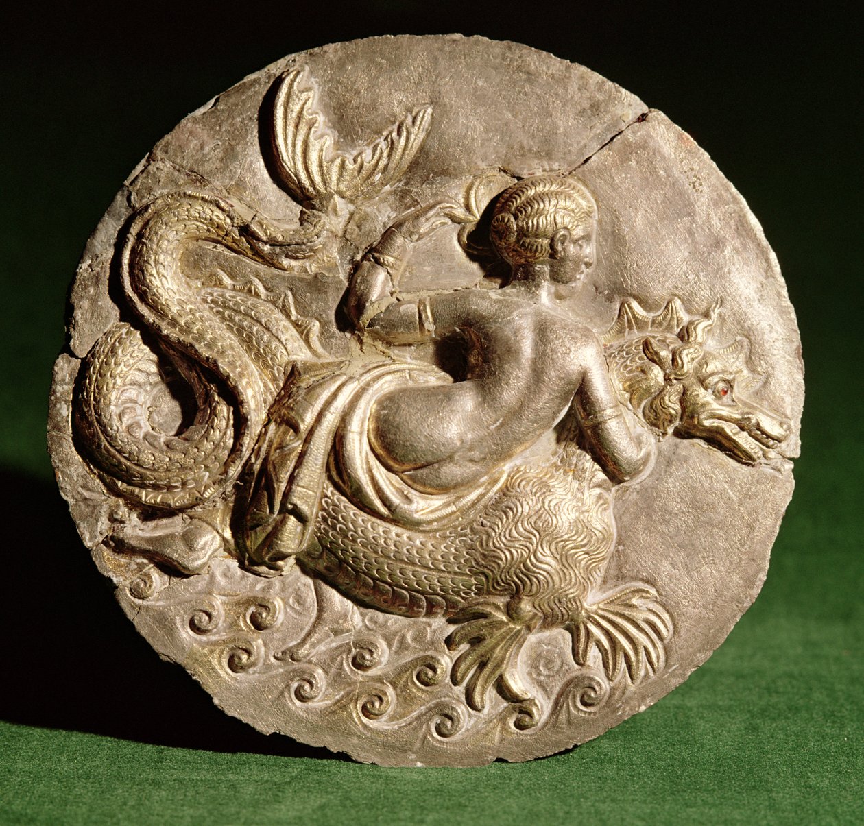 Nereide auf Ketos, vom Deckel einer Pyxis aus Canosa di Puglia, um 130 v. Chr. von Roman