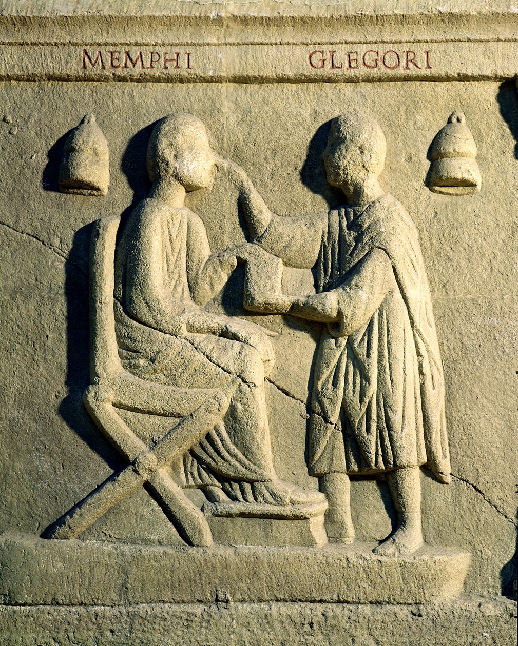 Relief, das einen Augenarzt zeigt, der einen Patienten untersucht von Roman