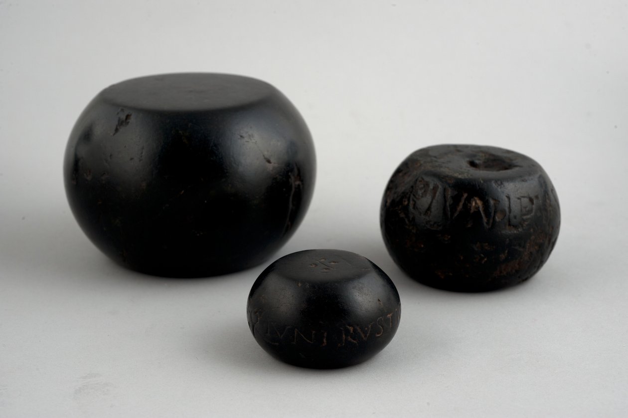 Gewichte (Basalt) von Roman