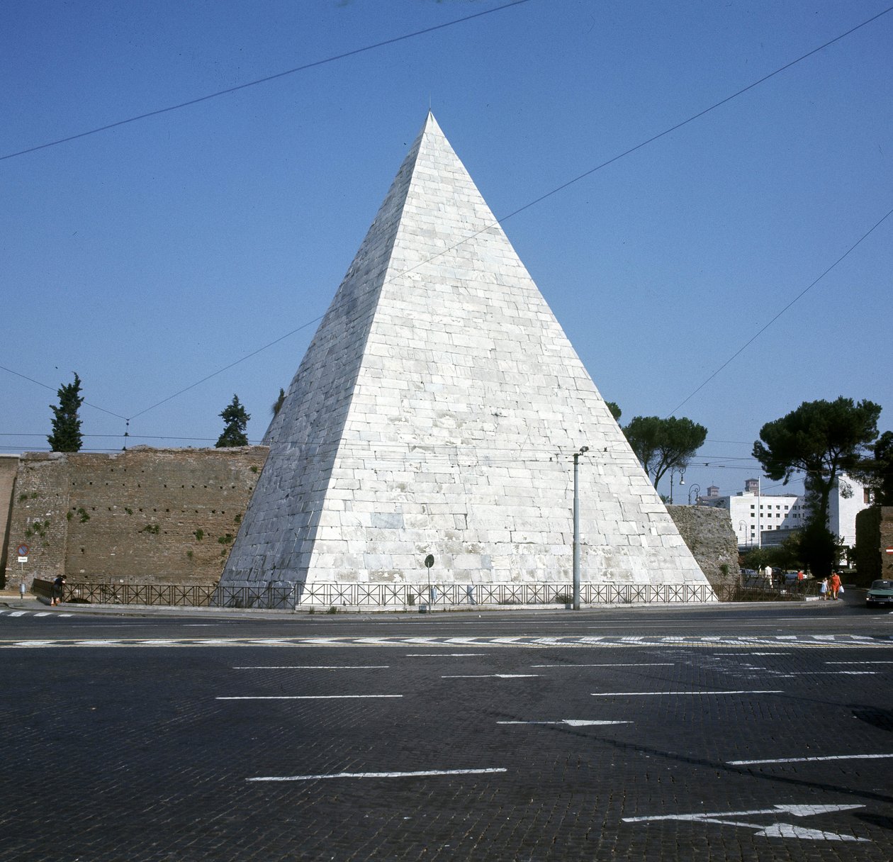 Pyramide des Cestius, Rom von Roman