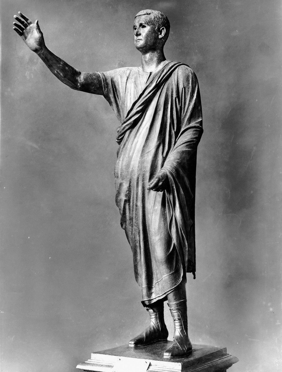 Statue eines römischen Redners von Roman Roman