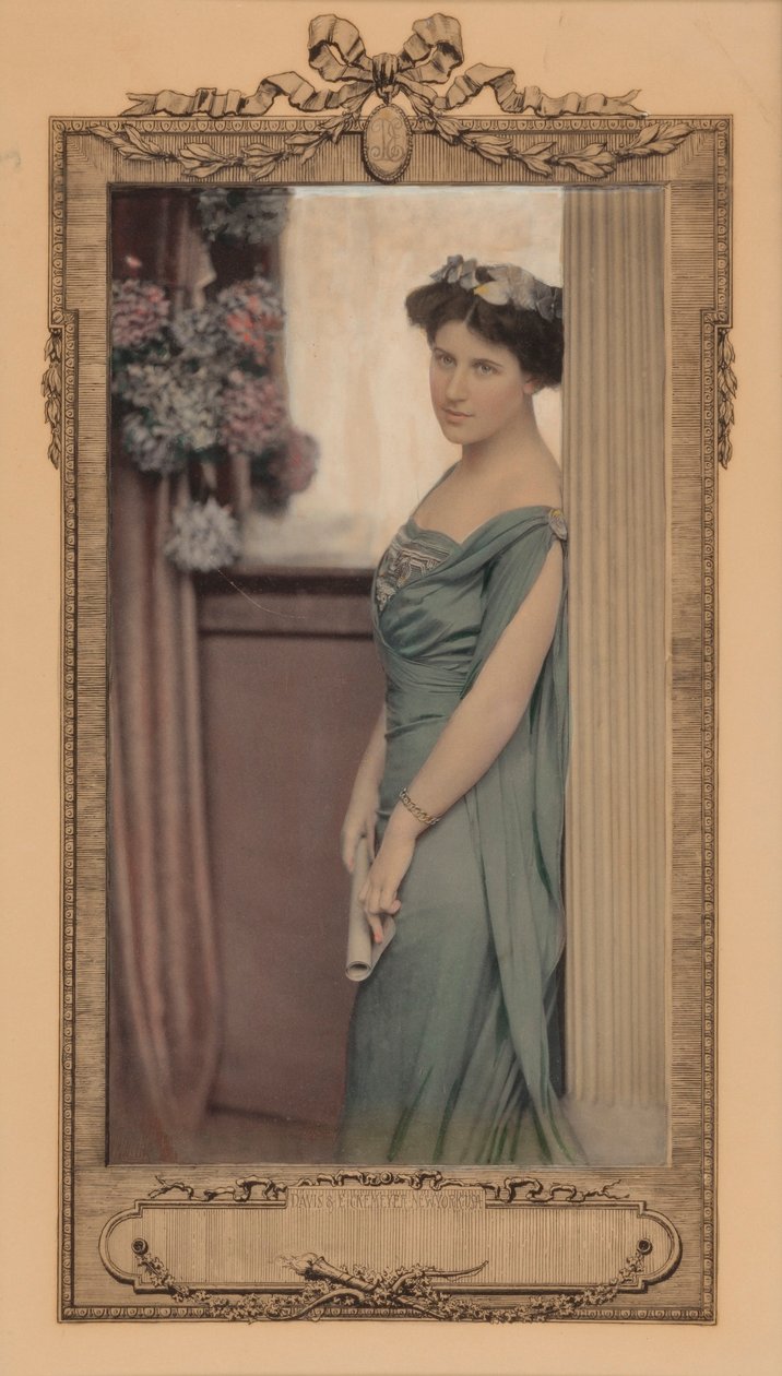 Frau im blauen Abendkleid von Rudolf Eickemeyer