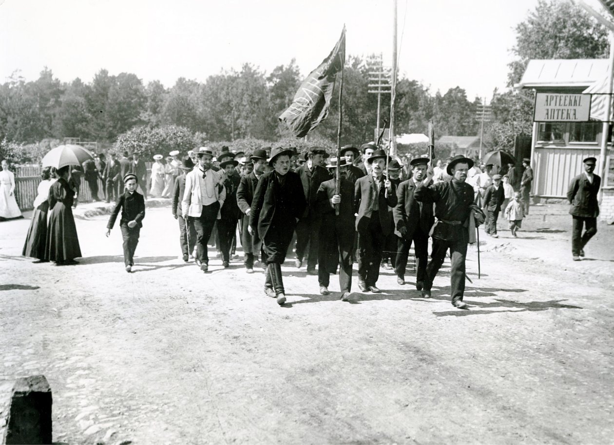 Protestmarsch in St. Petersburg, 1906 von Russian Photographer