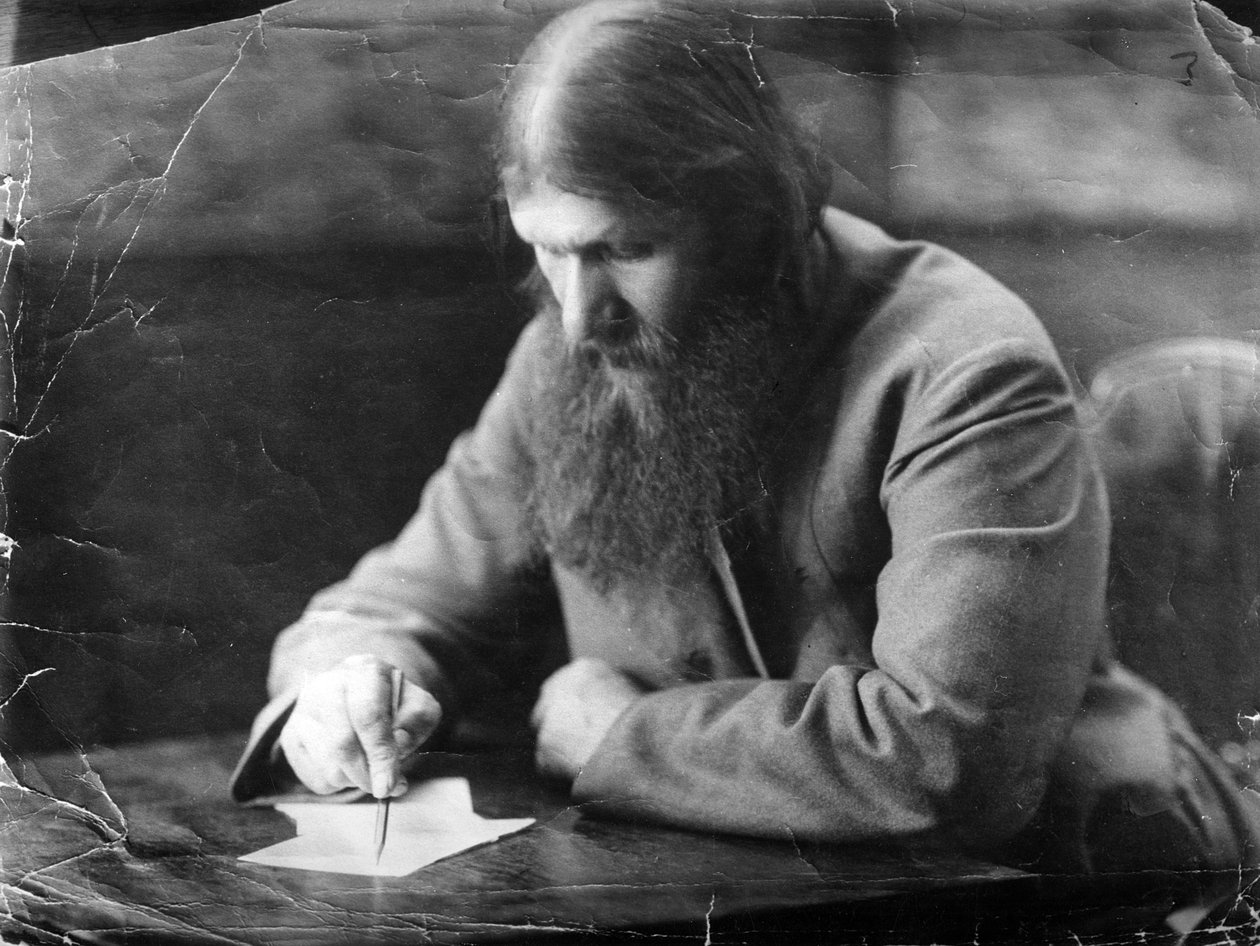 Porträt von Rasputin beim Schreiben von Russian Photographer