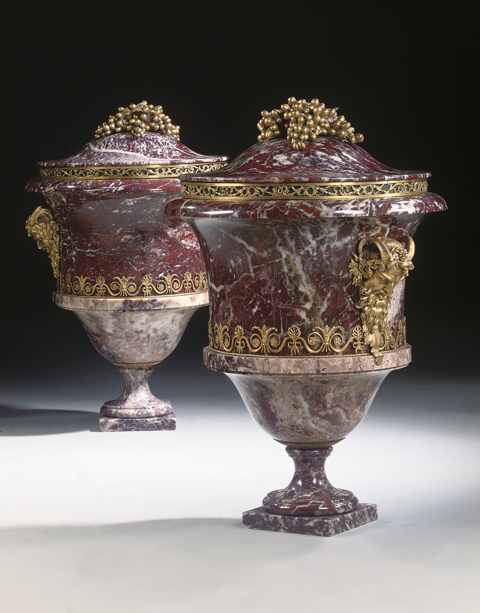 Ein Paar Vasen, ca. 1790 von Russian School