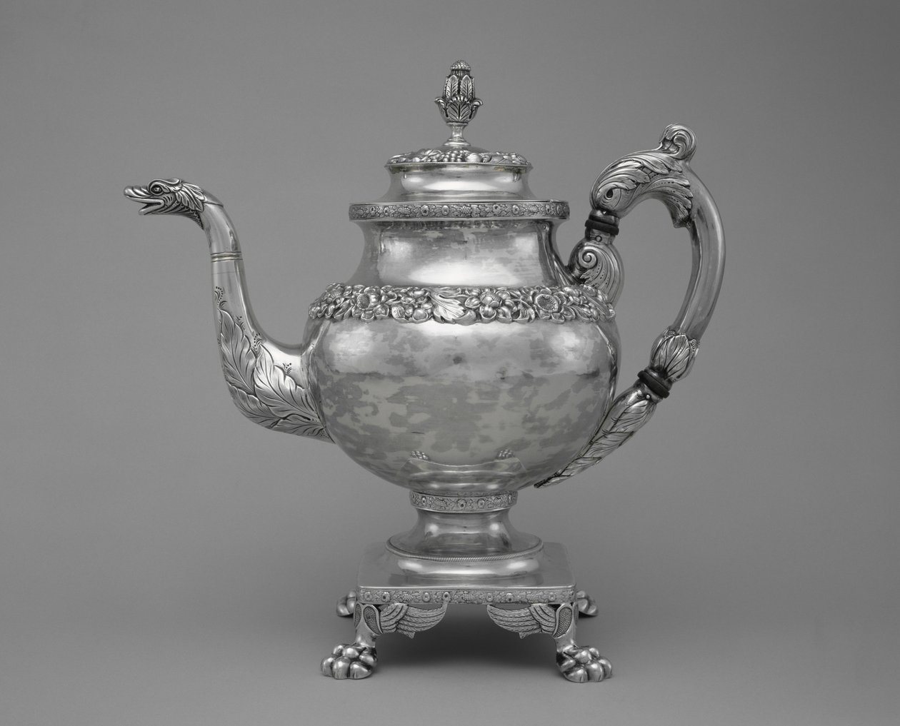 Kaffeekanne, Teil eines Tee- und Kaffeeservices, 1824-27 von Samuel Kirk