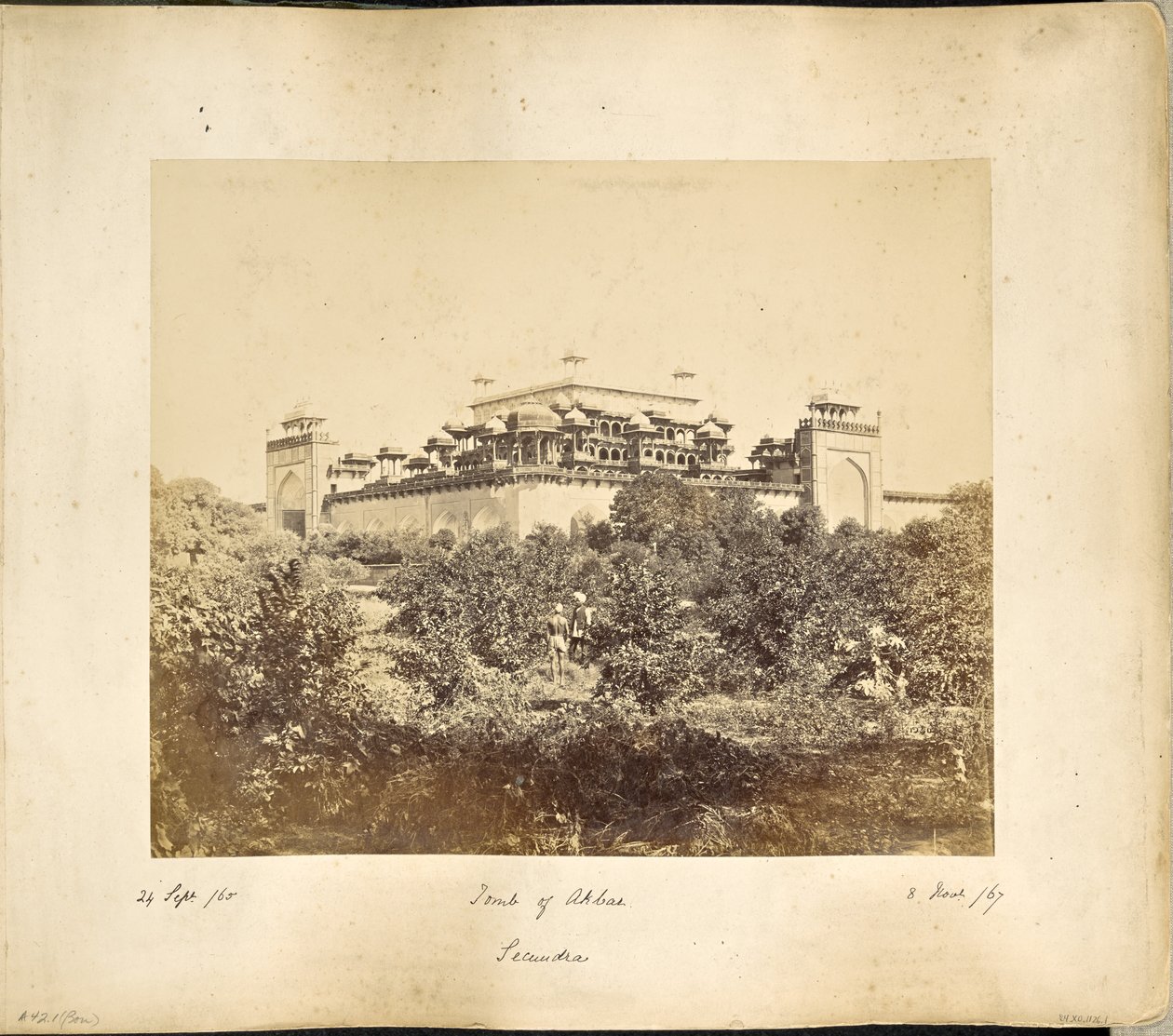 Secundra; Das Mausoleum von Akbar von Samuel Bourne