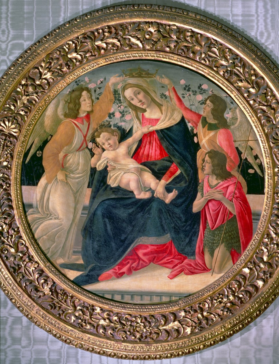 Madonna mit Kind, Engeln und St. Johannes von Sandro Botticelli