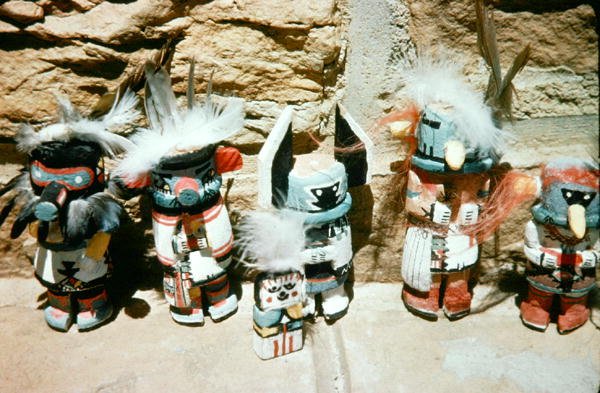 Kachina-Puppen von School American