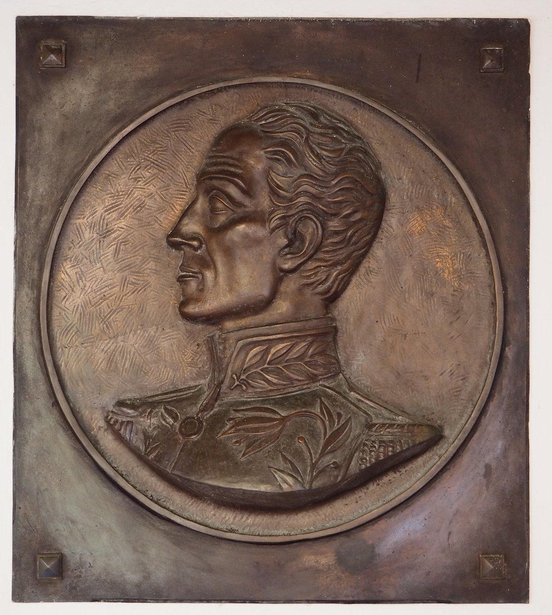 Simon Bolivar, Basrelief von School Colombian