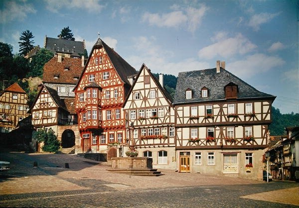 Ansicht des Marktplatzes von School German