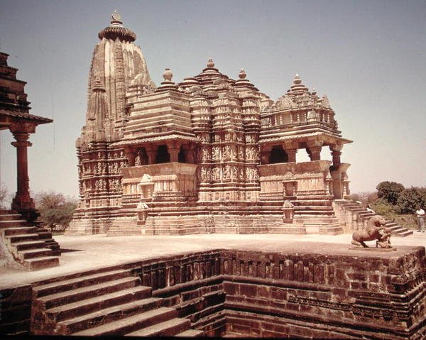 Ansicht des Tempels von Devi Jagadamba von School Indian