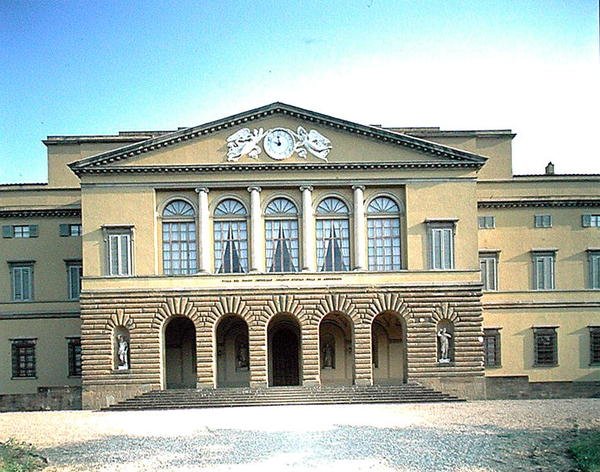 Ansicht der Fassade von School Italian