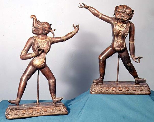 Zwei Figuren von Dakinis (Bronze) von School Tibetan
