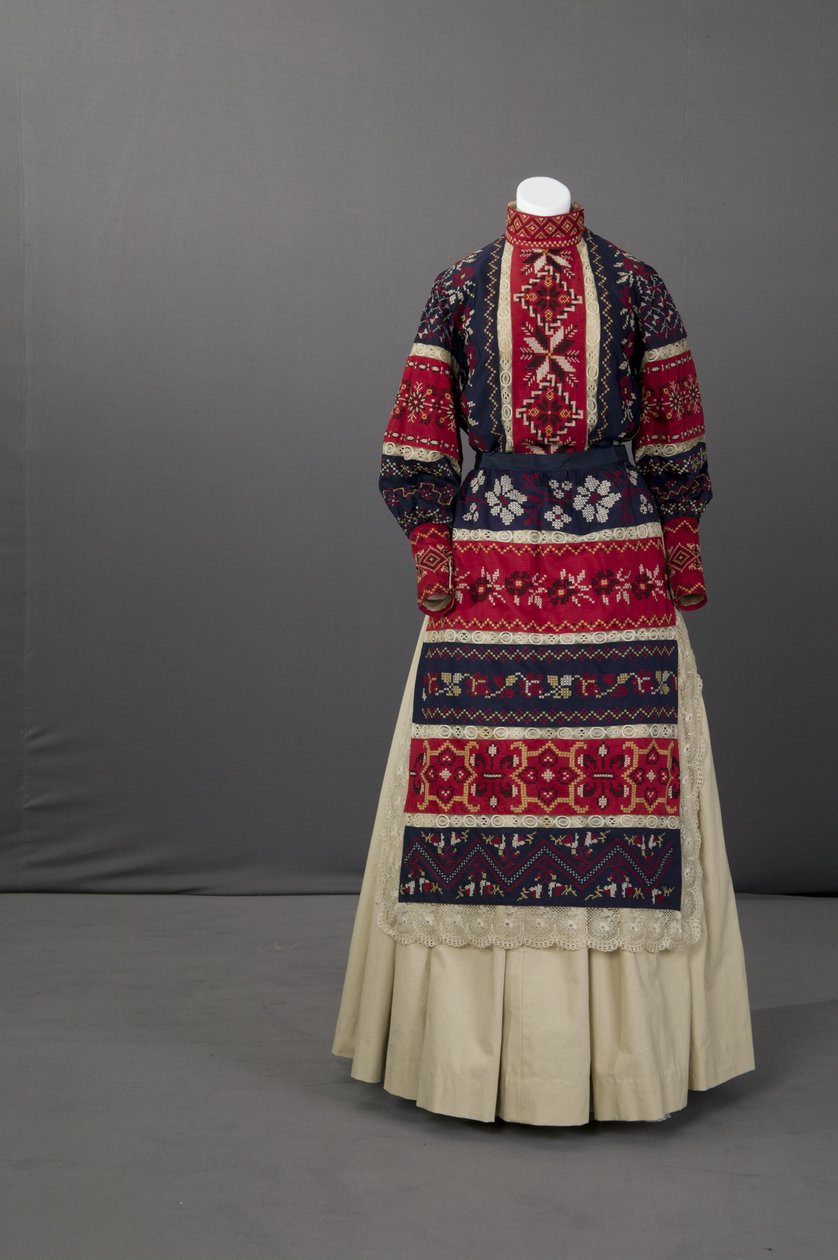 Ukrainisches Hochzeitsensemble von School Ukranian