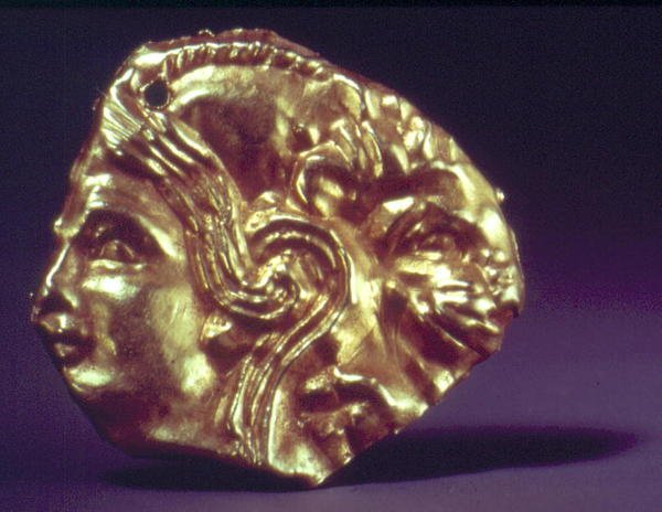 Kopf eines Jugendlichen und Löwen (Gold) von Scythian