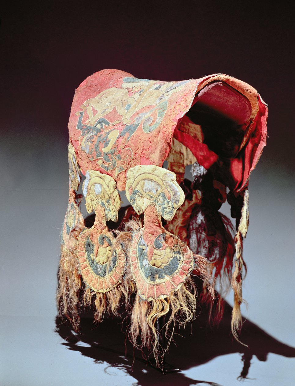 Satteldecke mit Greifen, die Ziegen angreifen von Scythian