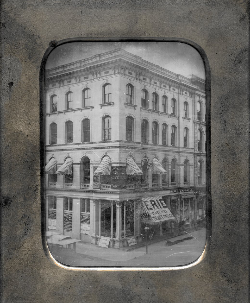 Ann Lucas Hunt Gebäude, Vierte und Olive Straßen, Nordwest Ecke von Thomas M. Easterly