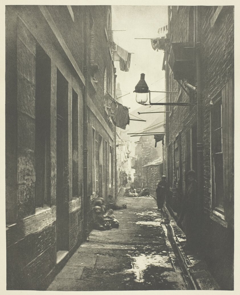 Close No. 80 High Street von Thomas Annan