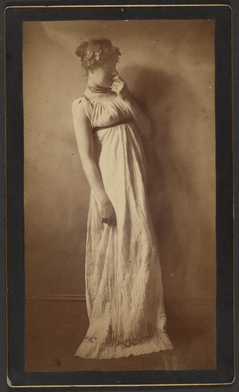 Frau in klassischem Kostüm von Thomas Eakins