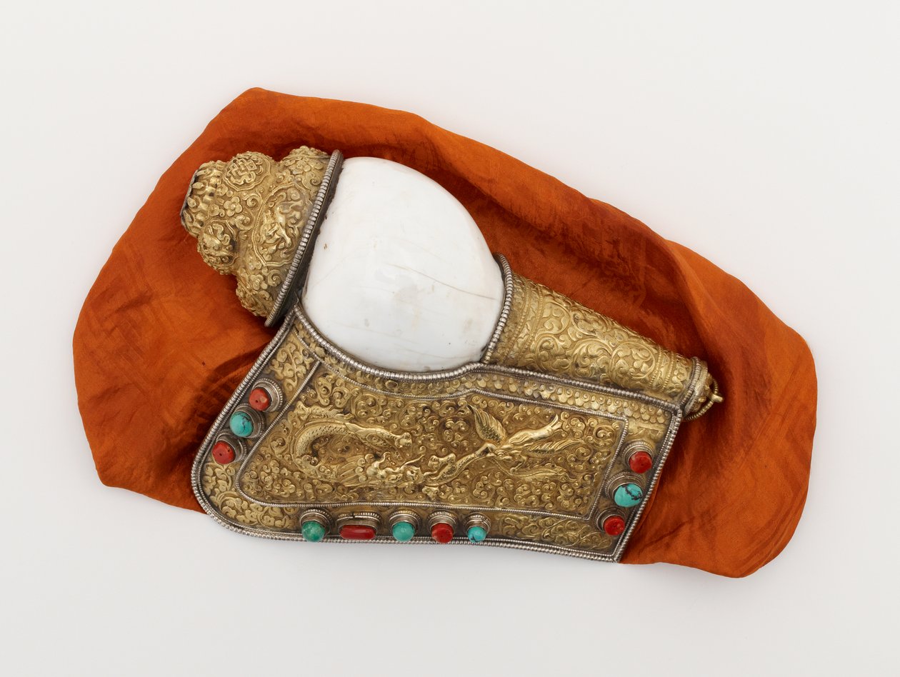Paar von Muschelhörnern (dung-kar) von Tibetan School