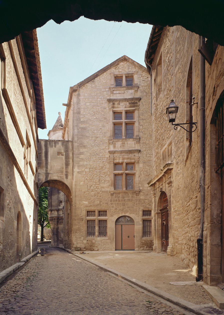 Eine Straße in Saint-Remy-de-Provence von Unbekannt Unbekannt