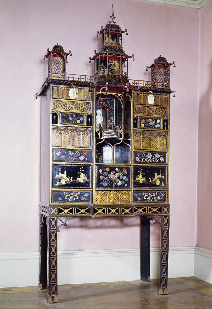 Pagodenschrank im Stil von Thomas Chippendale von Unbekannt Unbekannt