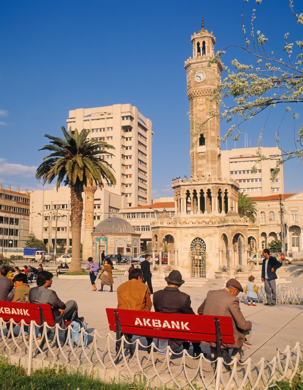 Ansicht des Konak-Platzes mit dem Uhrturm von Unbekannt Unbekannt