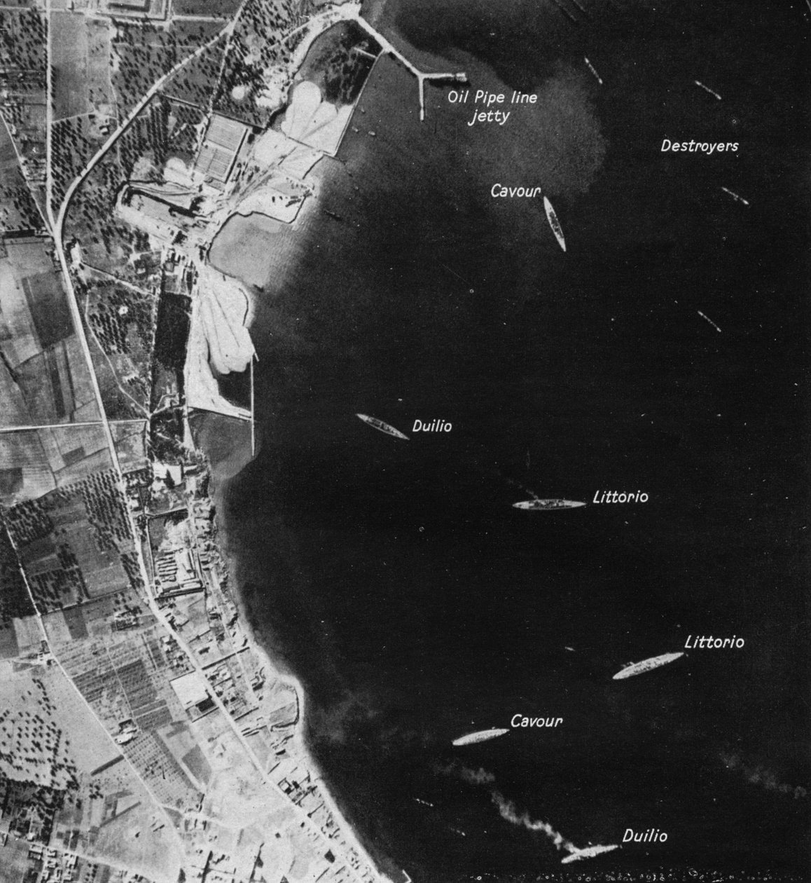 Alle ihre Eier in einem Korb, 1940-1943 von Unbekannt