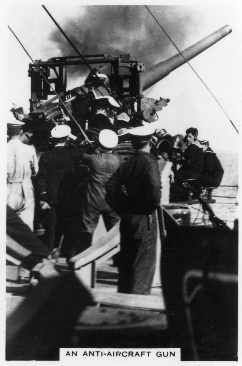 Eine Flugabwehrkanone an Bord der HMS Nelson von Unbekannt