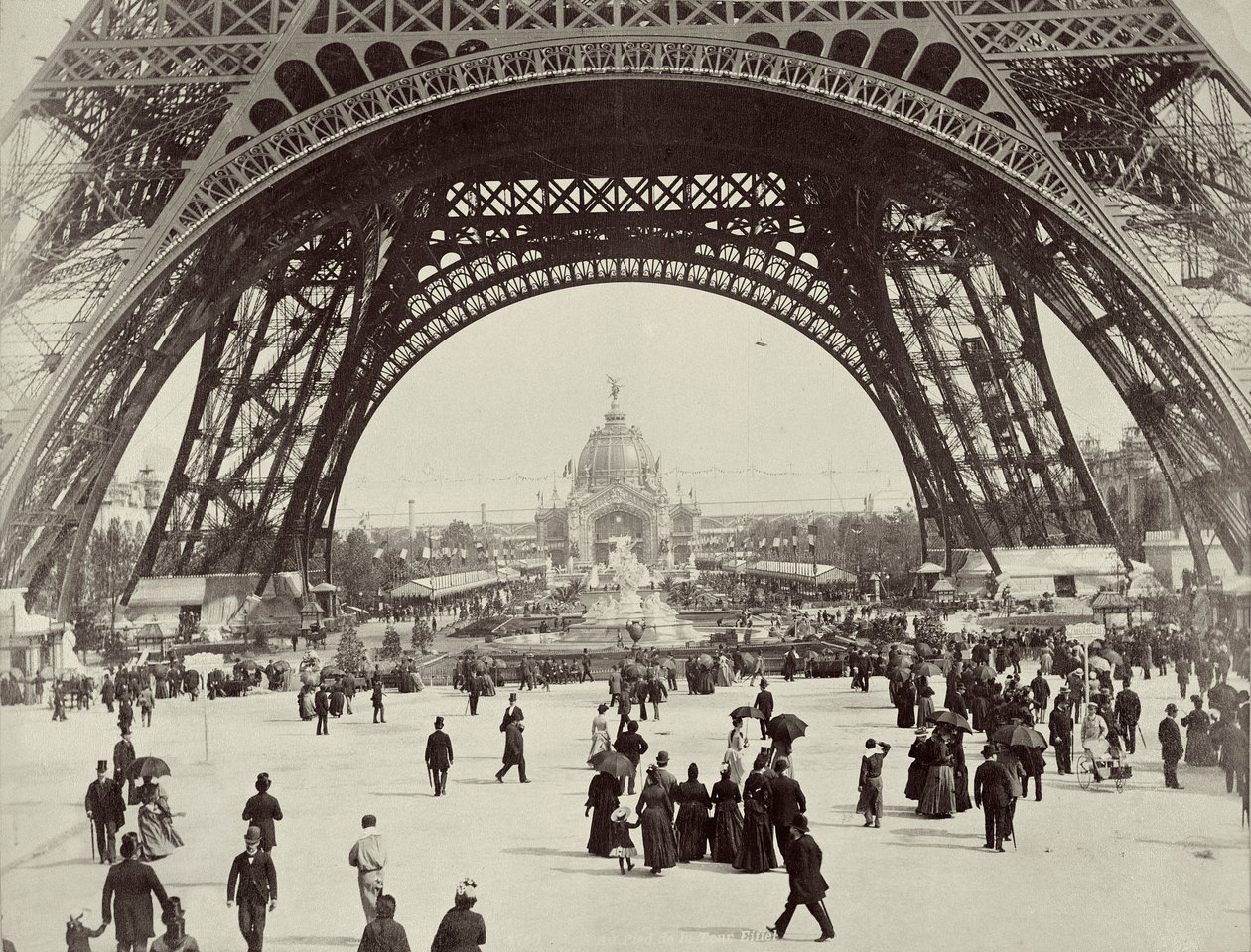 Unter dem Eiffelturm, Paris, 1889 von Unbekannt