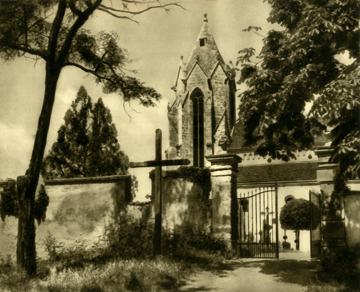 Kirche in Bad Deutsch-Altenburg, Niederösterreich, um 1935 von Unbekannt