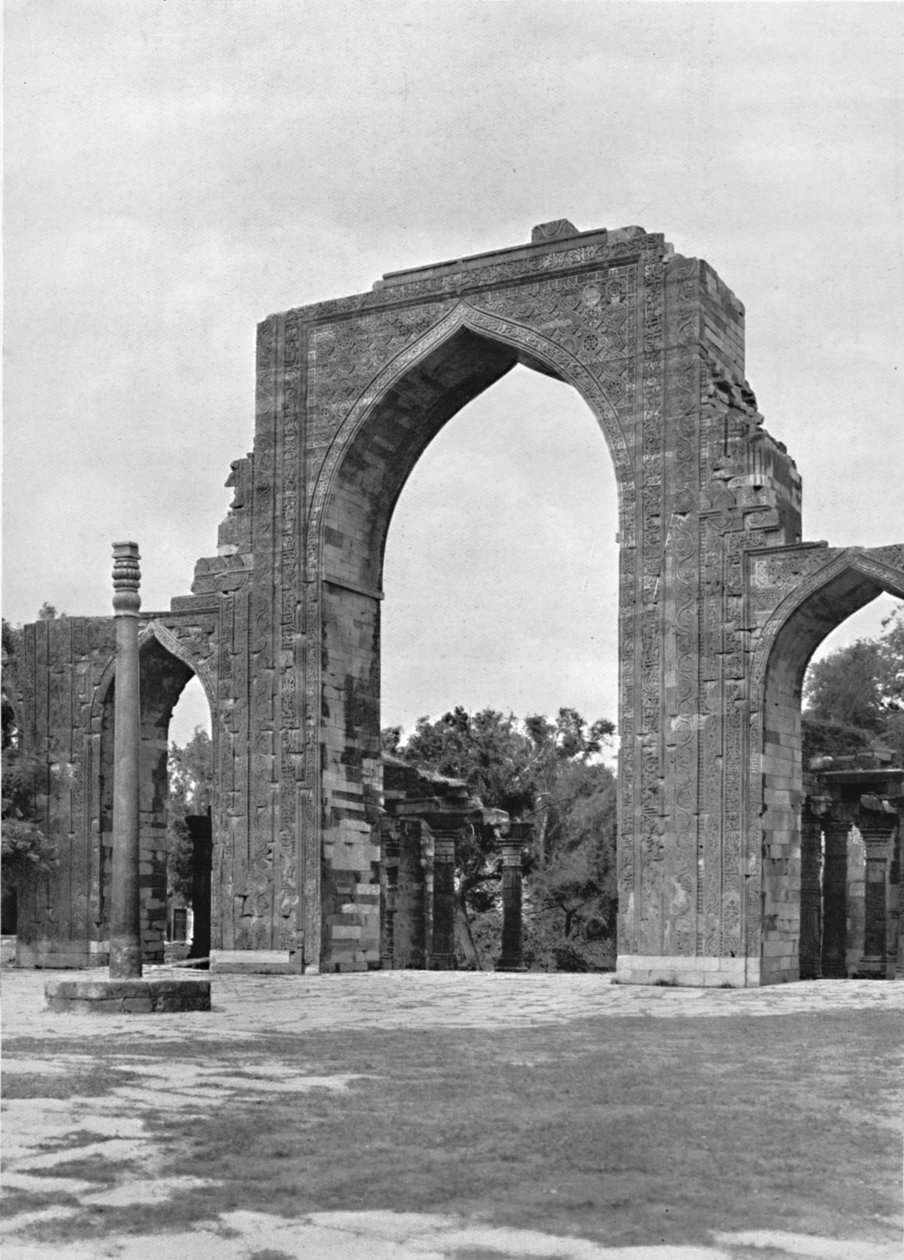Delhi. Tor der Kutub-Moschee, ca. 1910 von Unbekannt