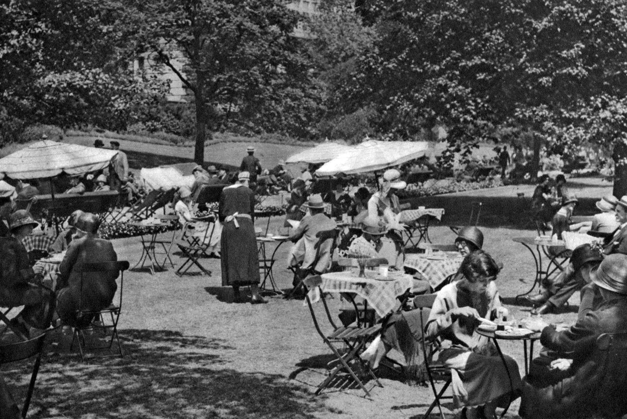 Embankment Gardens, Charing Cross, London, 1926-1927 von Unbekannt