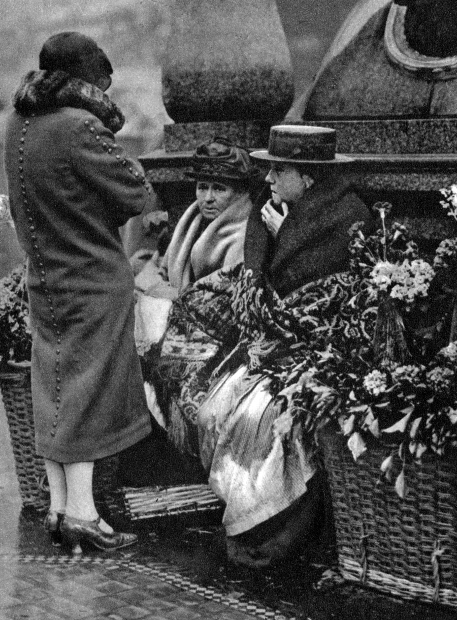 Blumenverkäufer, Piccadilly Circus, London, 1926-1927 von Unbekannt