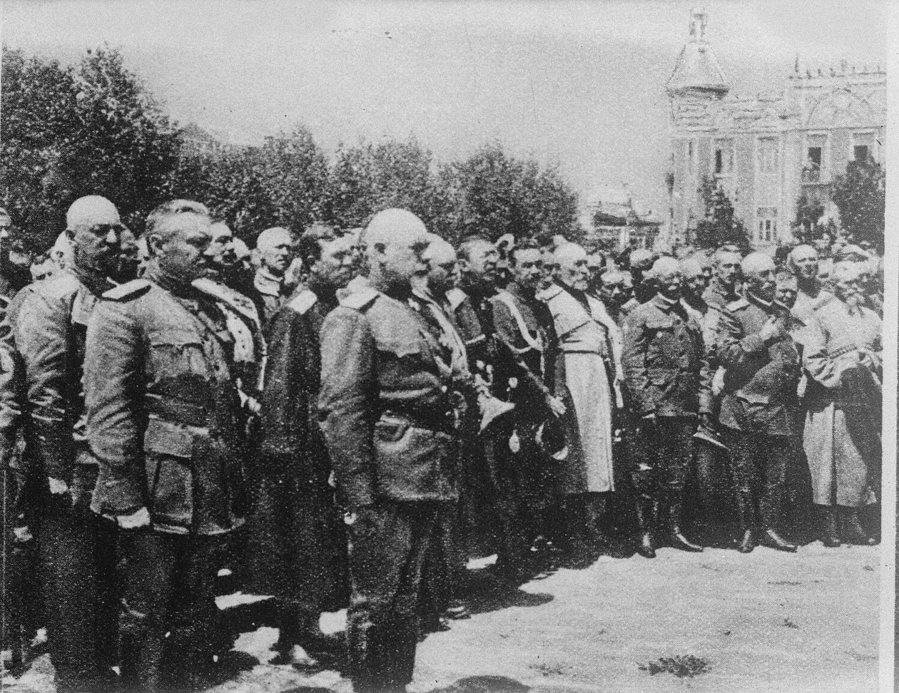 General Anton Denikin mit seinen Stabsoffizieren von Unbekannt