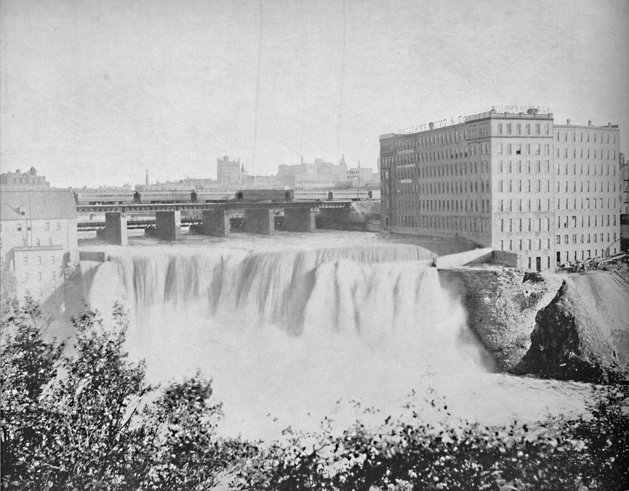 Genesee-Fälle, Rochester, N.Y., um 1897 von Unbekannt