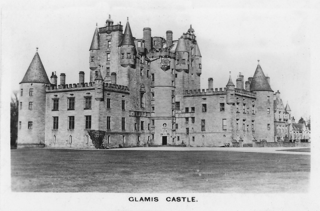 Glamis Castle, 1937 von Unbekannt