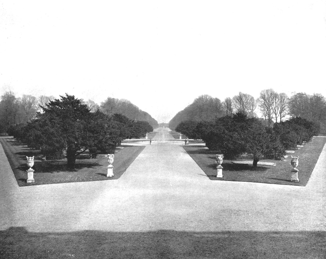 Hampton Court Palace Gardens, Richmond, London, 1894 von Unbekannt