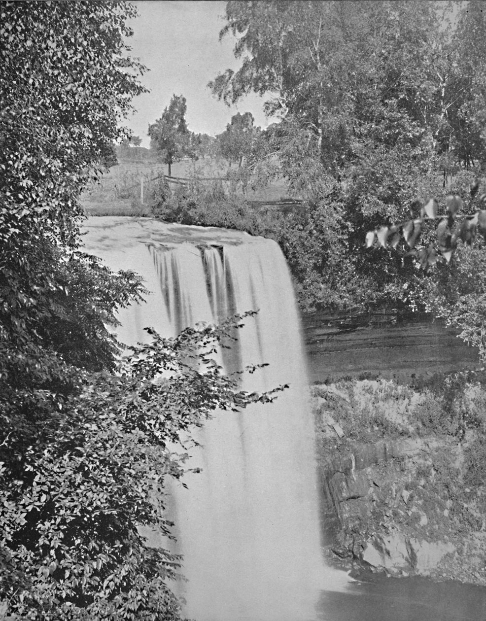 Minnehaha Falls, Minn., um 1897 von Unbekannt