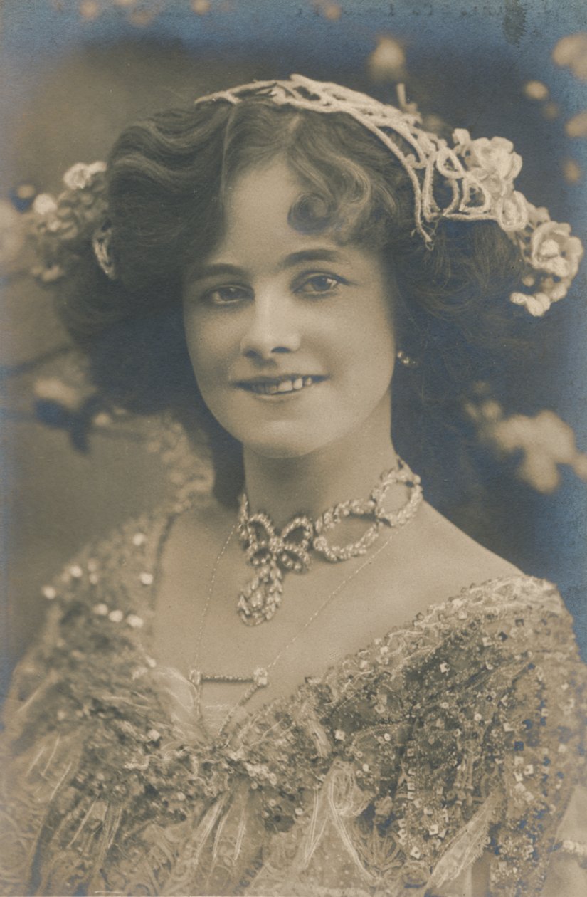 Miss Gertie Millar, 1879-1952, ca. 1930 von Unbekannt