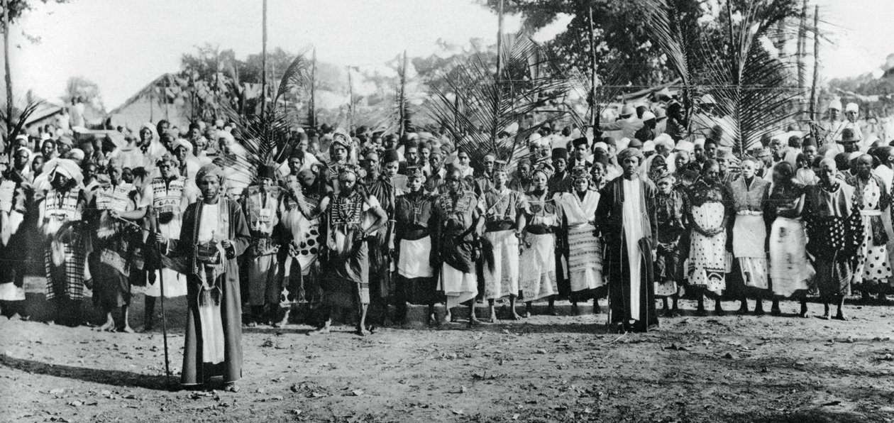 Einheimische Tänzer in Mombasa, 1924-1925, 1937 von Unbekannt