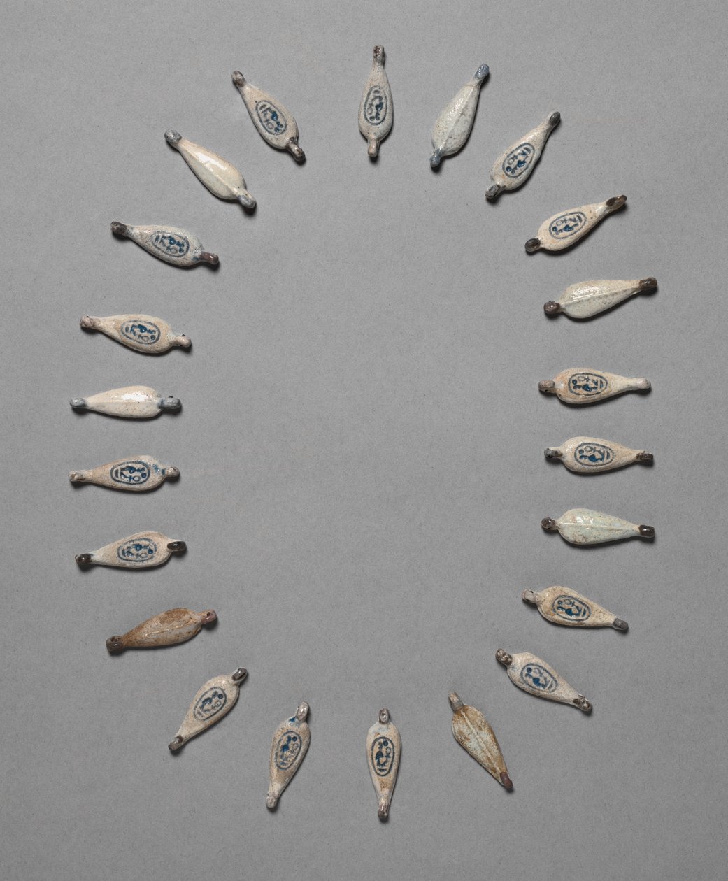 Blütenförmige Perlen, ca. 1391-1353 v. Chr. von Unbekannt